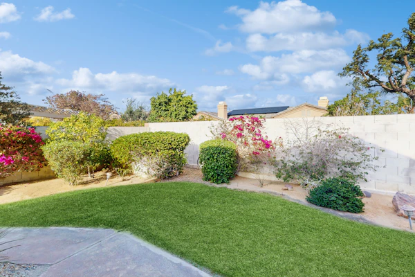 Stunning Versailles Home w/Pvt. Pool & Spa-Large Yard, Furnished Patio & Firepit