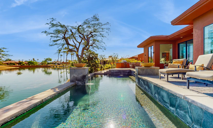 Lakeside luxury home w/ private pool & spa, fireplace & outdoor kitchen-dog ok