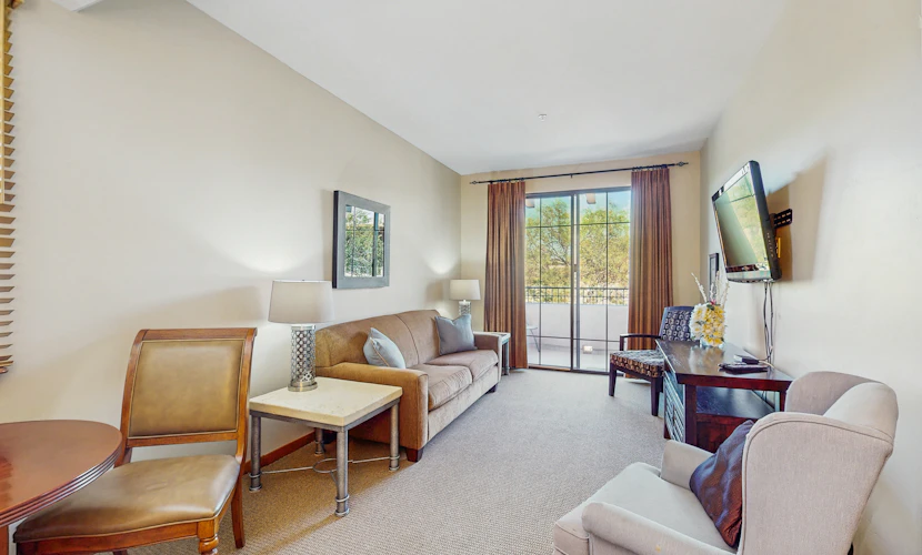 Southwestern charm with a pool & private patio - near shopping