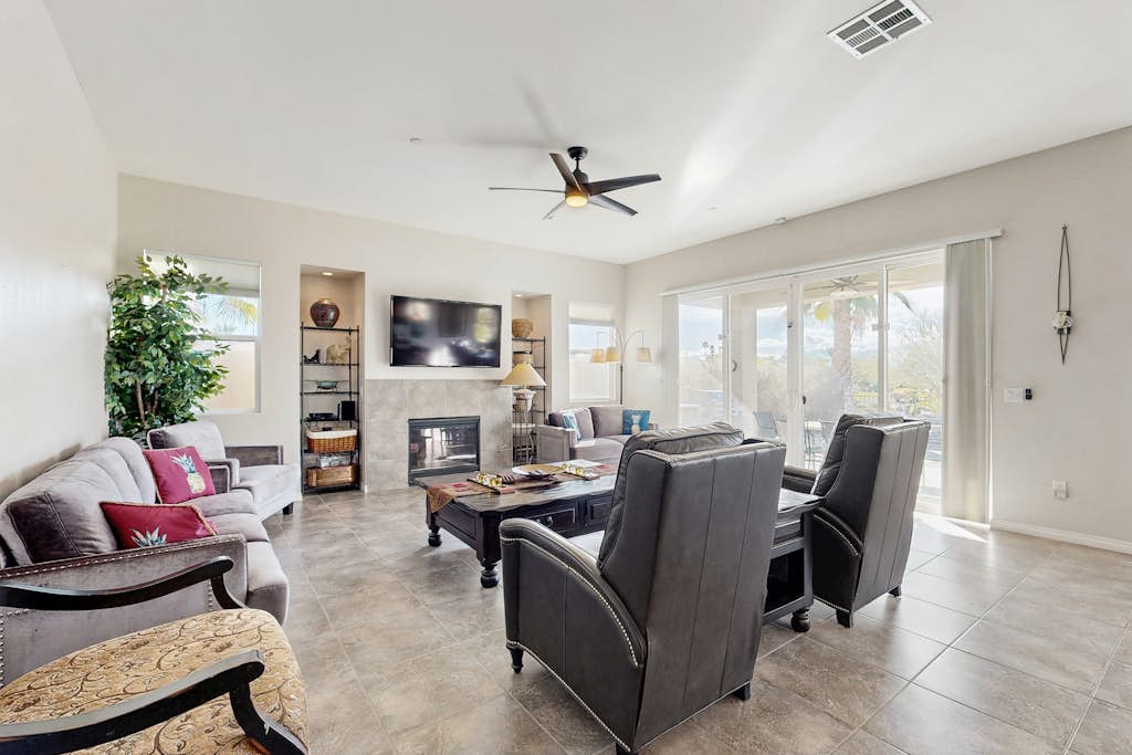 Mountain view home, private pool & spa - shared pools, tennis, fitness center