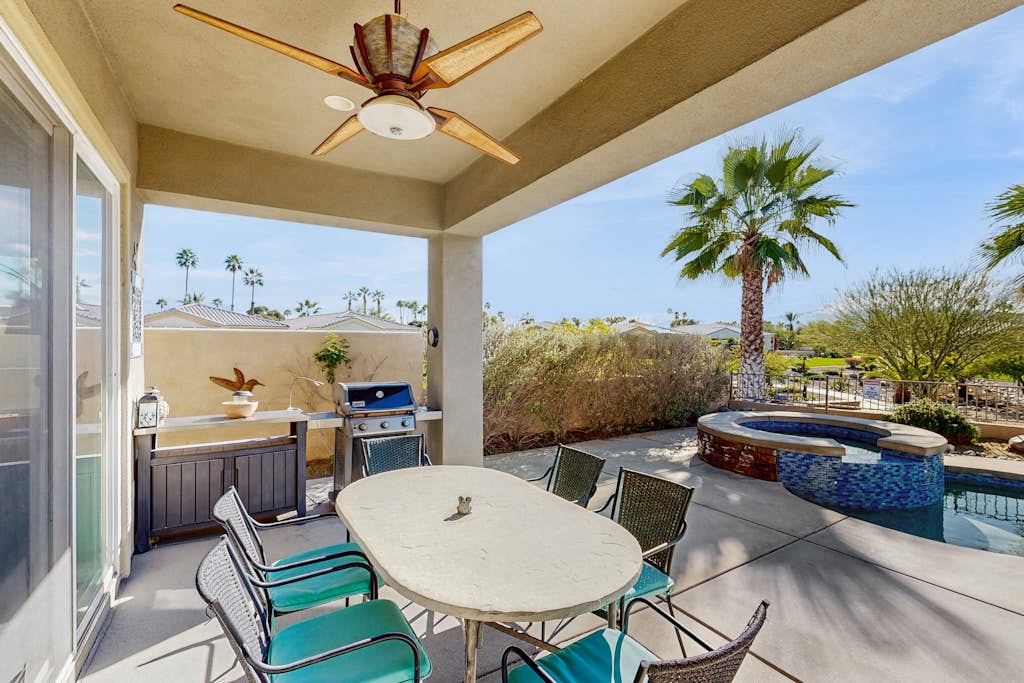 Mountain view home, private pool & spa - shared pools, tennis, fitness center