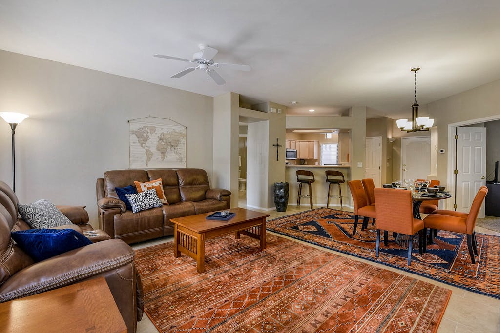 Comfortable condo with renovated kitchen, patio, pool, hot tub & fitness center