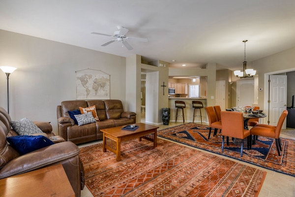 Comfortable condo with renovated kitchen, patio, pool, hot tub & fitness center