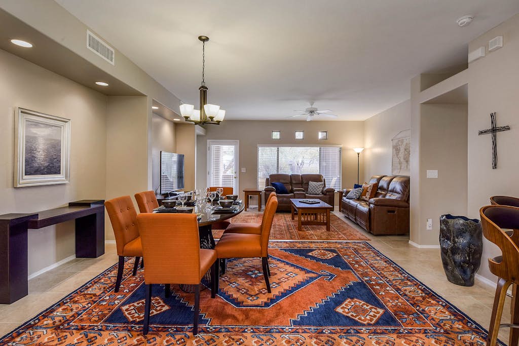 Comfortable condo with renovated kitchen, patio, pool, hot tub & fitness center