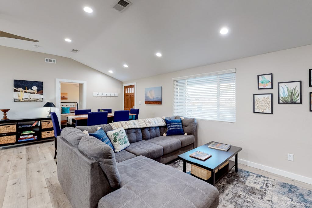Modern Ranch with Private Putting Green, Fast WiFi, Central AC, & Great Location