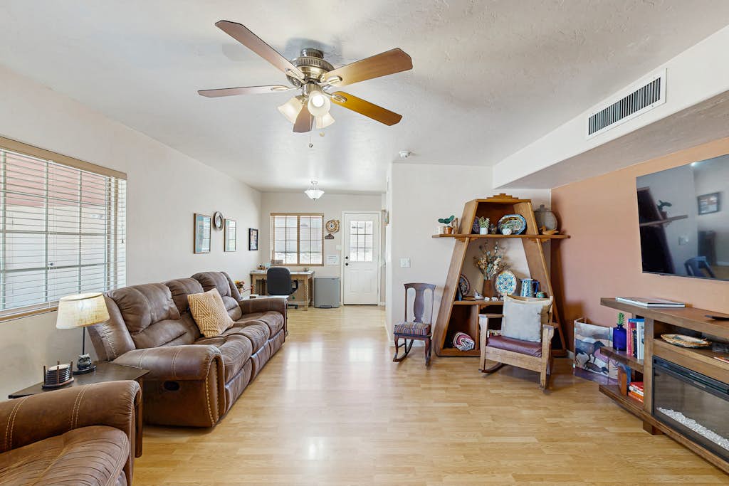 Fun, Dog-Friendly Home w/ Game Room, Ping-Pong, Patio, Fast WiFi, & AC
