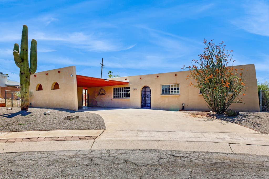 Fun, Dog-Friendly Home w/ Game Room, Ping-Pong, Patio, Fast WiFi, & AC
