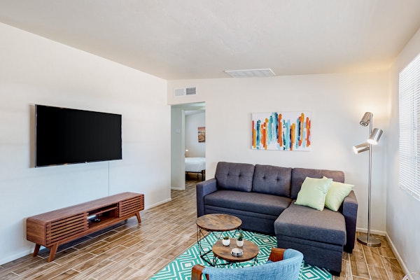 Modern Dog-Friendly SW Retreat w/ Covered Parking & Pastries Delivered To You!!!