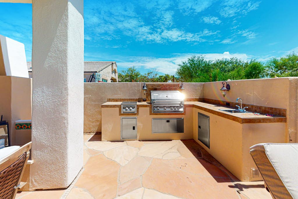 Delightful home with backyard oasis - private pool with spa, cozy patio