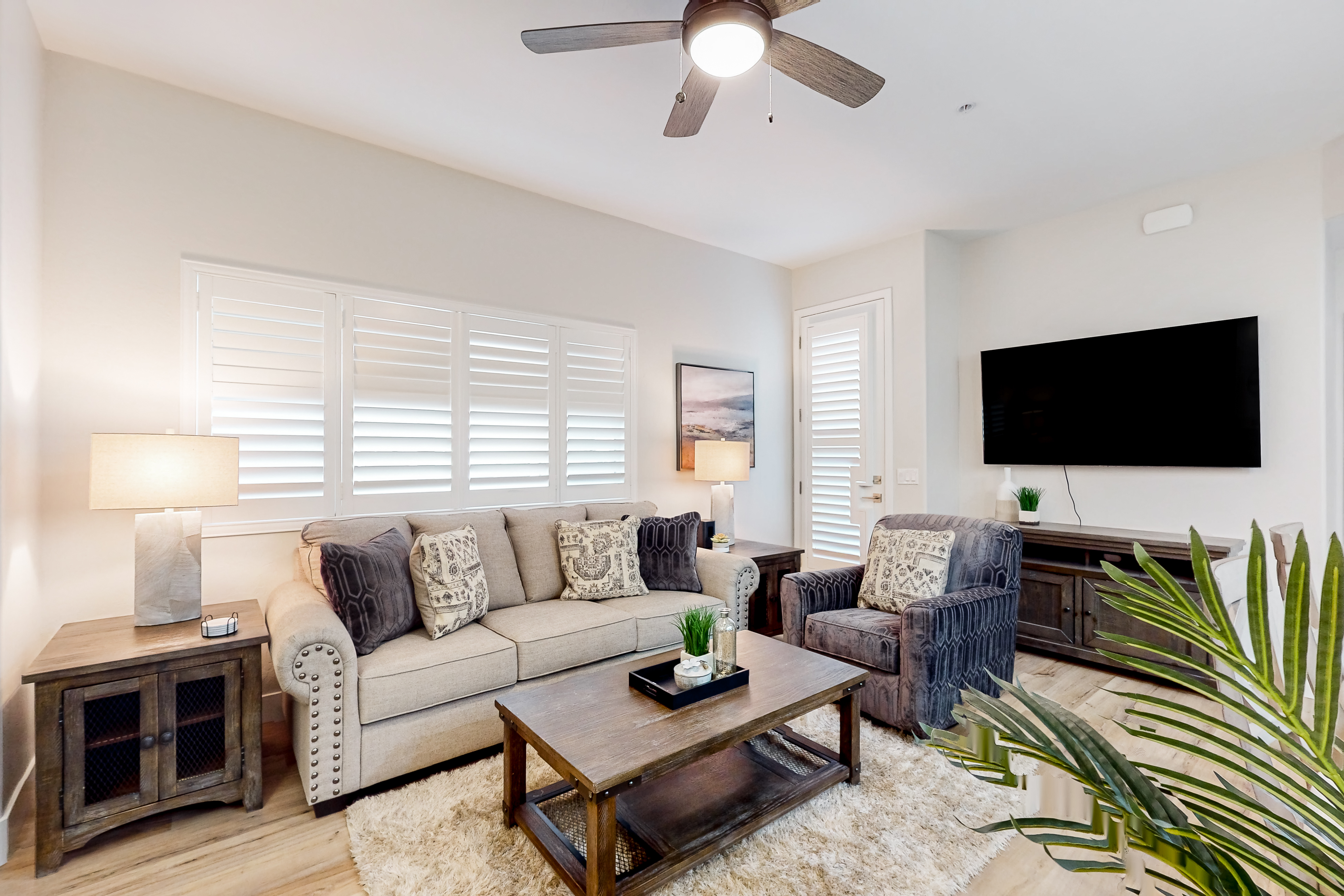 Placita Escondida #100