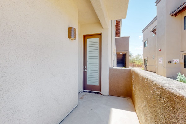 Dog-friendly condo with pool, washer/dryer - riverwalk path to restaurants