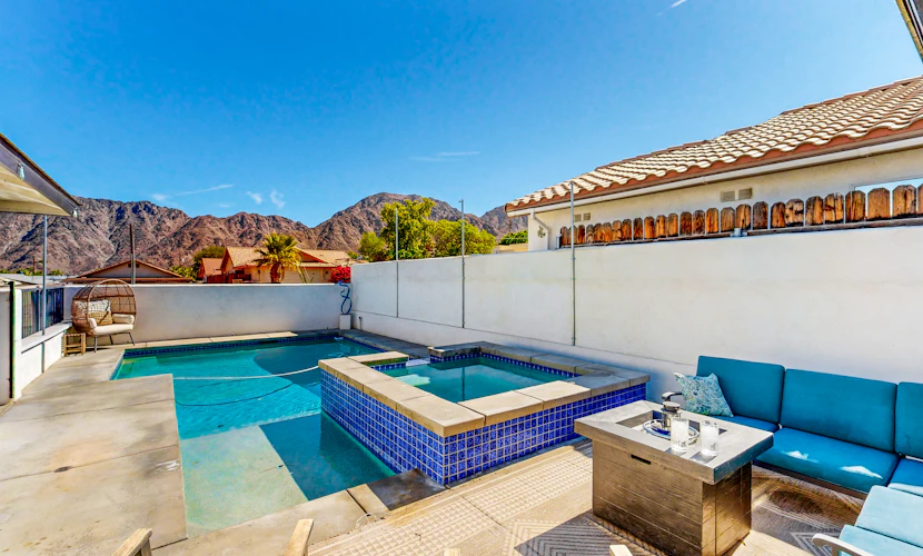 Beautiful Home with private pool & spa stunning mountain views