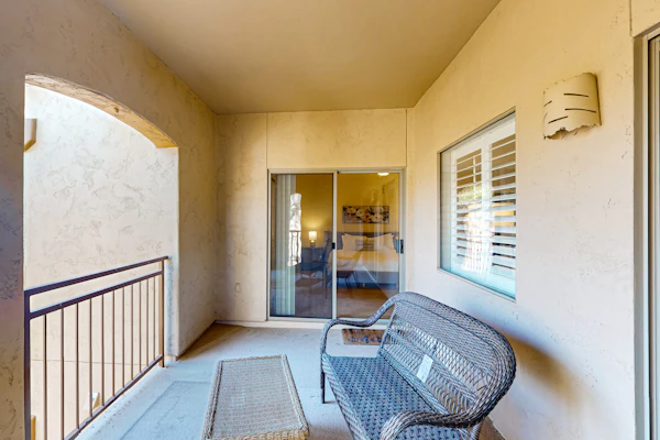 Scottsdale Serenity: Your Stylish Desert Retreat with Stunning Views and Endless