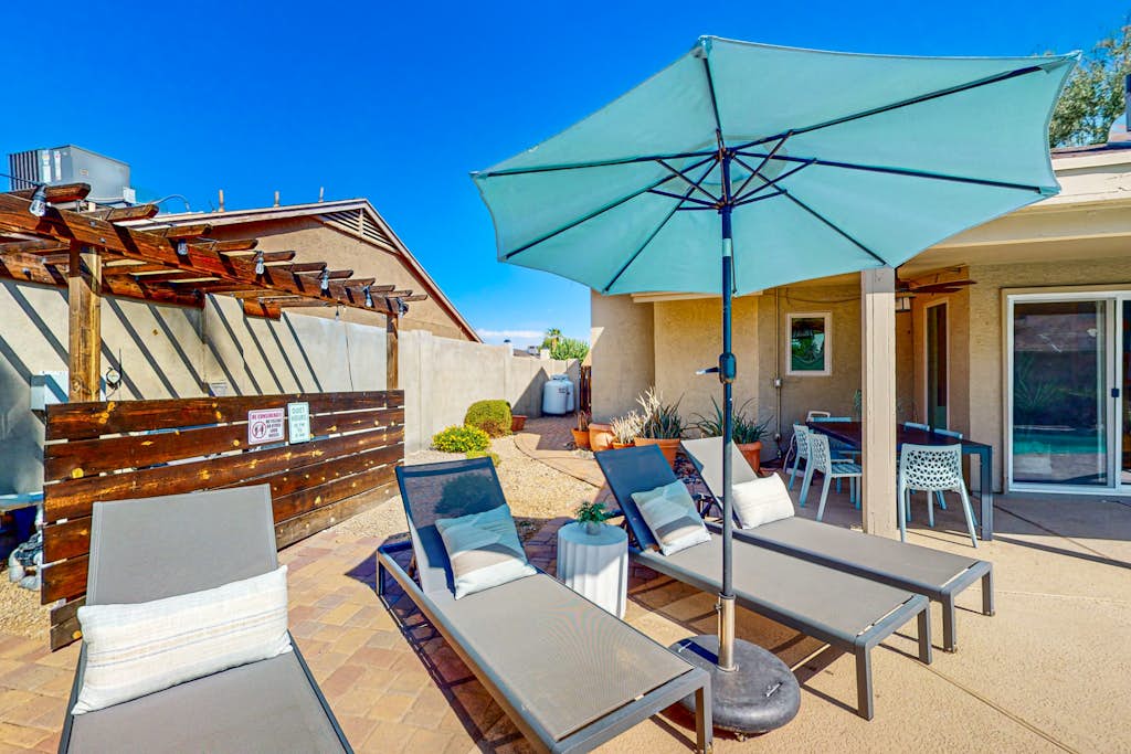 Desert Sun, Sparkling Pool, Hot Tub, Welcome to Your Scottsdale Oasis!