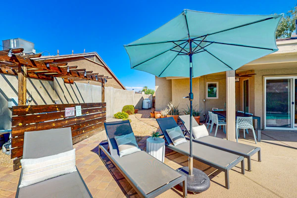 Desert Sun, Sparkling Pool, Hot Tub, Welcome to Your Scottsdale Oasis!