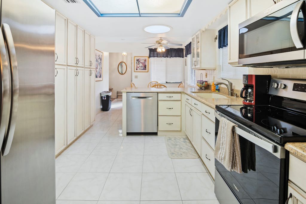 Monthly Coastal Retreat | Garage, Pools, Beach Access & Quiet Community