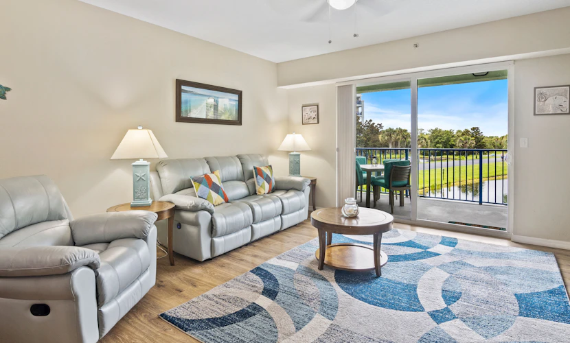 Comfortable OceanWalk Condo w/ Balcony Near Quiet No-Drive Beach