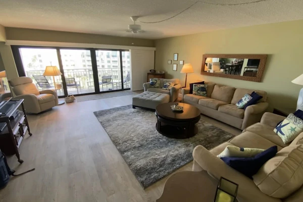 Relaxing Ocean View Condo • Pools, Tennis & Quiet Beach