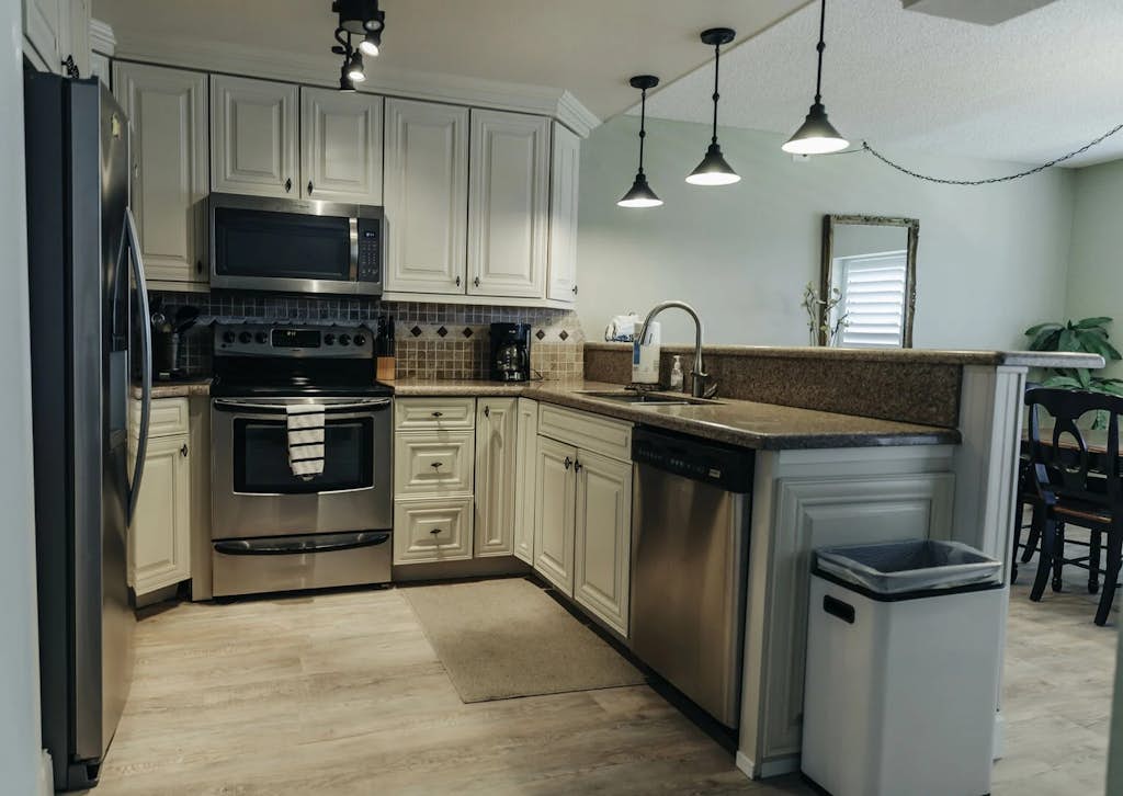 Relaxing Ocean View Condo • Pools, Tennis & Quiet Beach