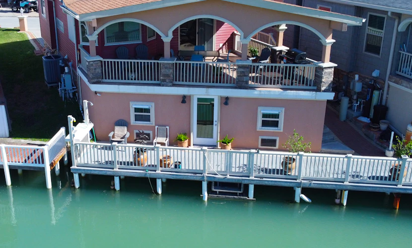 Amazing Copper Bottomed Waterfront Cottage 217