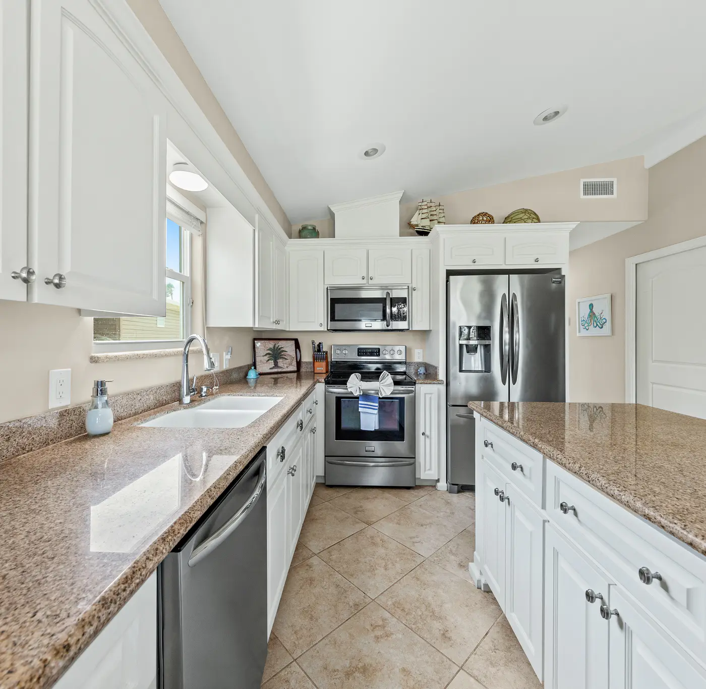 579 Paradise on the Green