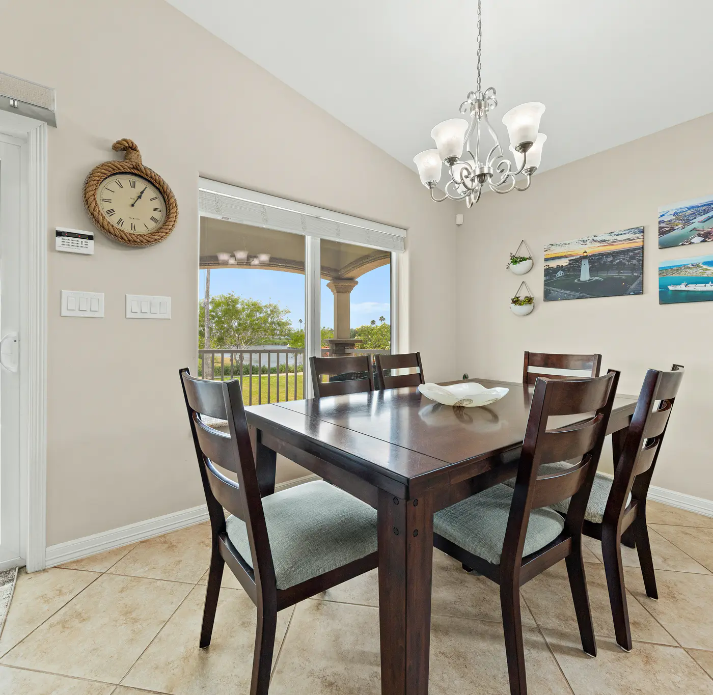 579 Paradise on the Green