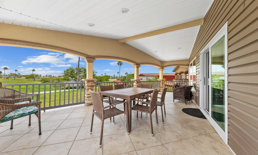 Paradise on the Green #579