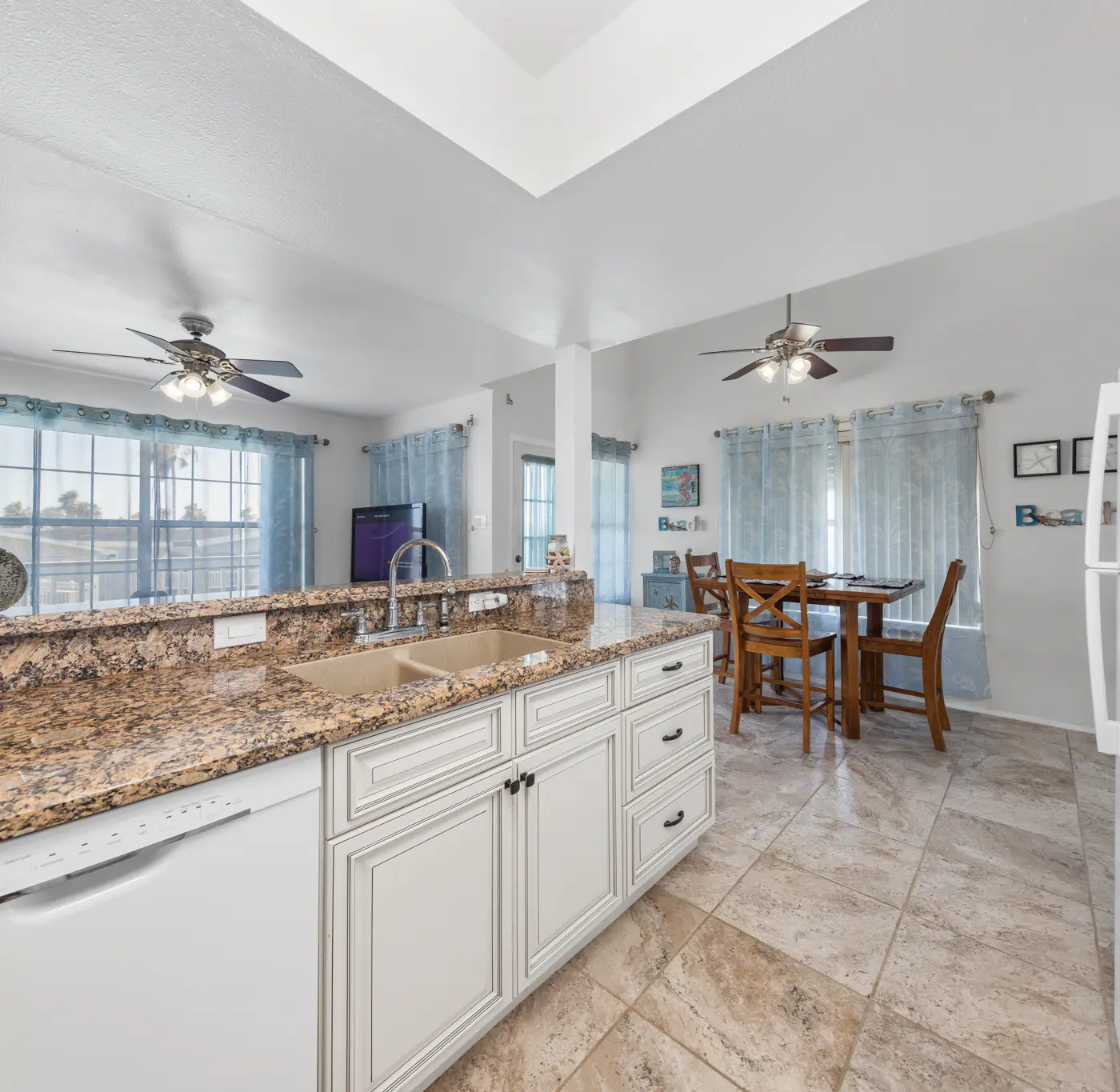1015 Lazy Days Sea Cottage