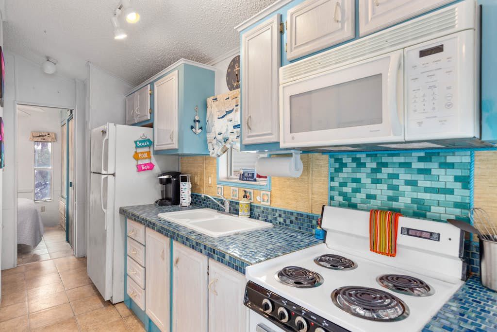 Available for Spring! Casa Azul Cozy One Bedroom 607