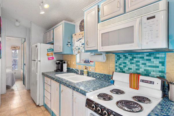 Available for Spring! Casa Azul Cozy One Bedroom 607