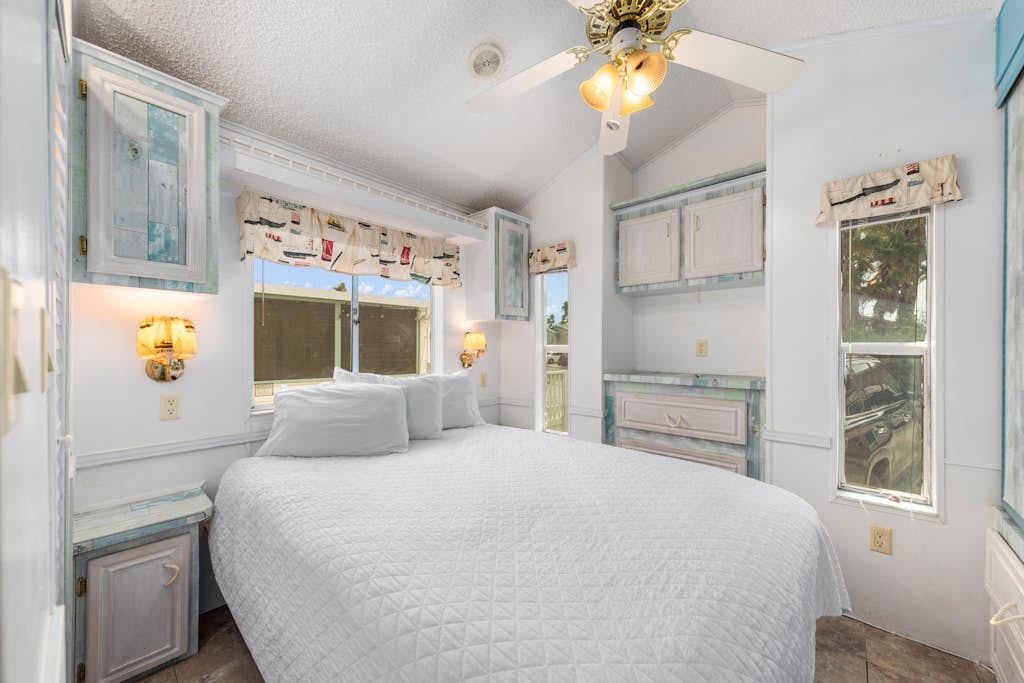 Available for Spring! Casa Azul Cozy One Bedroom 607