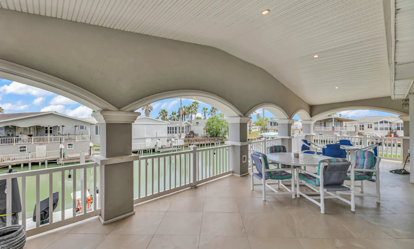 Amazing Waterfront Views! Right on the Canal - Villa 143