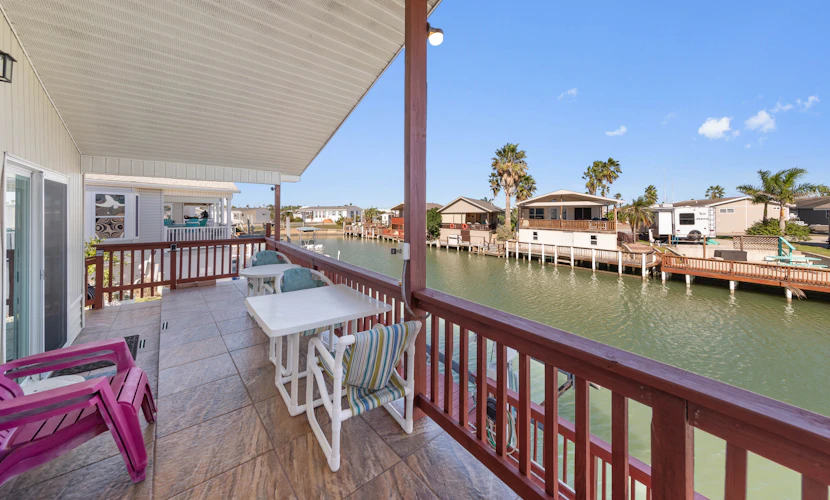 Amazing Amenities! Mermaid Manor- Cozy Waterfront Getaway