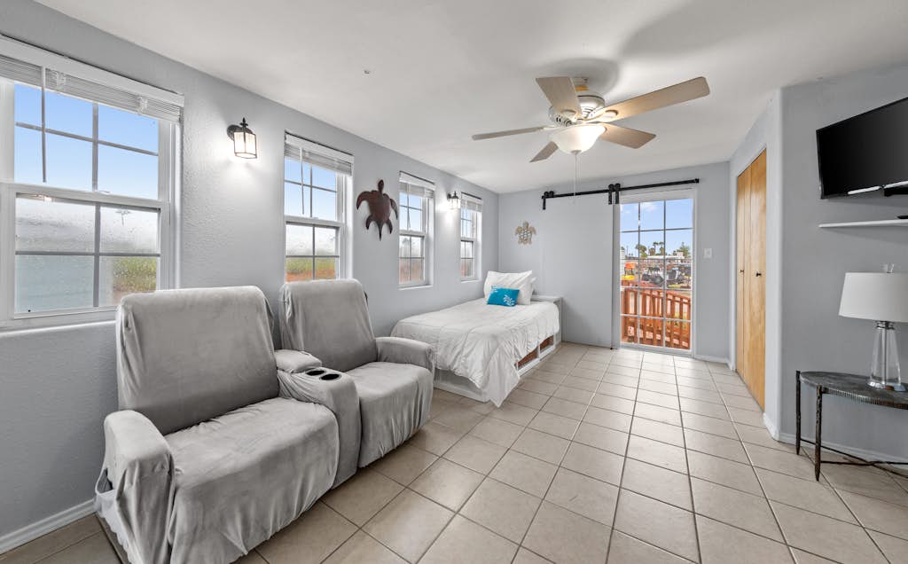 One bedroom cottage-Steps from Space X Launch Views