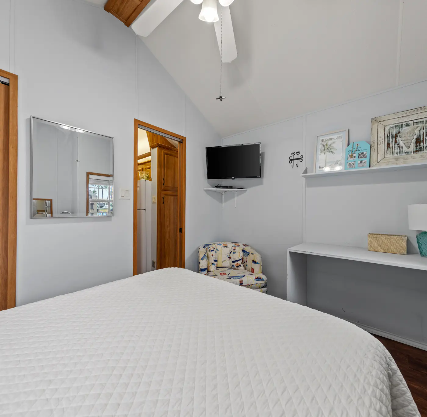 Cozy Coastal Stay Lot L