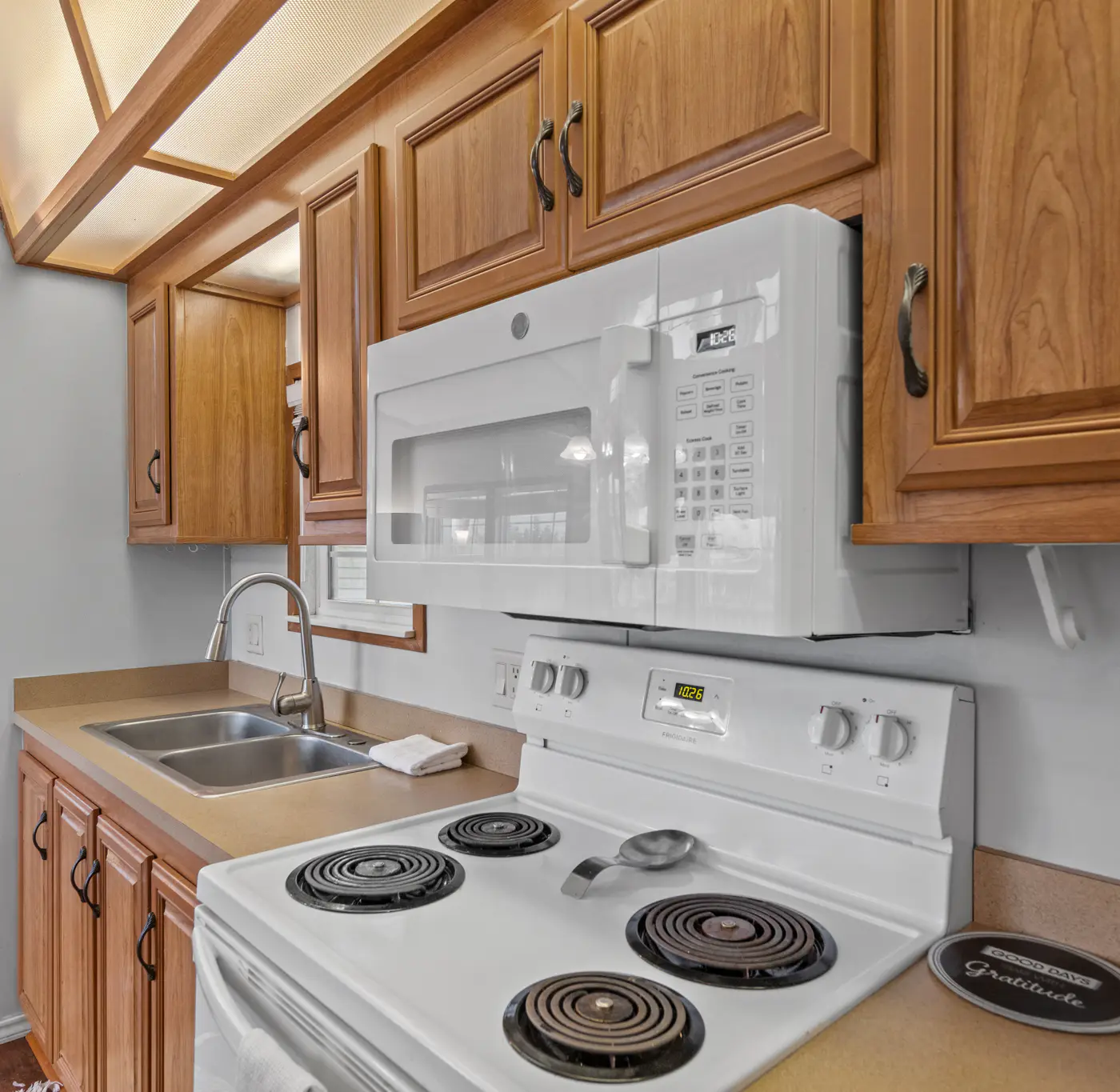 Cozy Coastal Stay Lot L