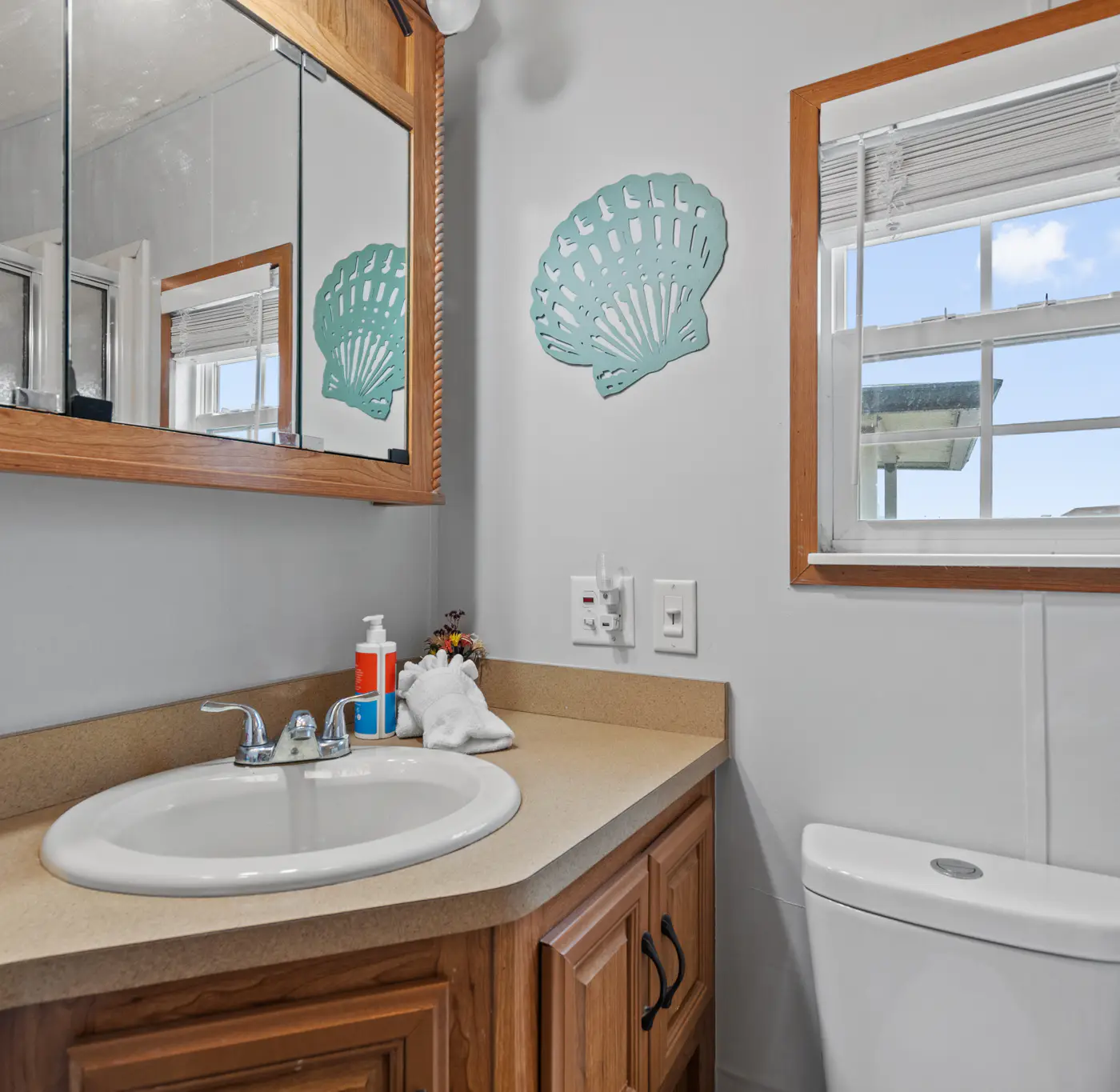 Cozy Coastal Stay Lot L