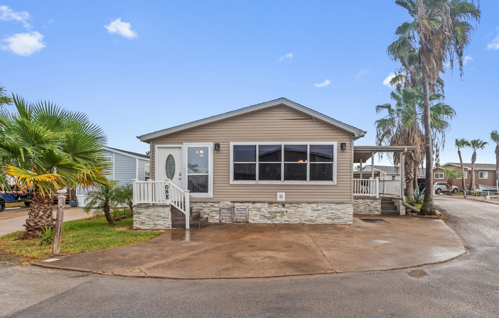 Driftwood Den on Conch #1
