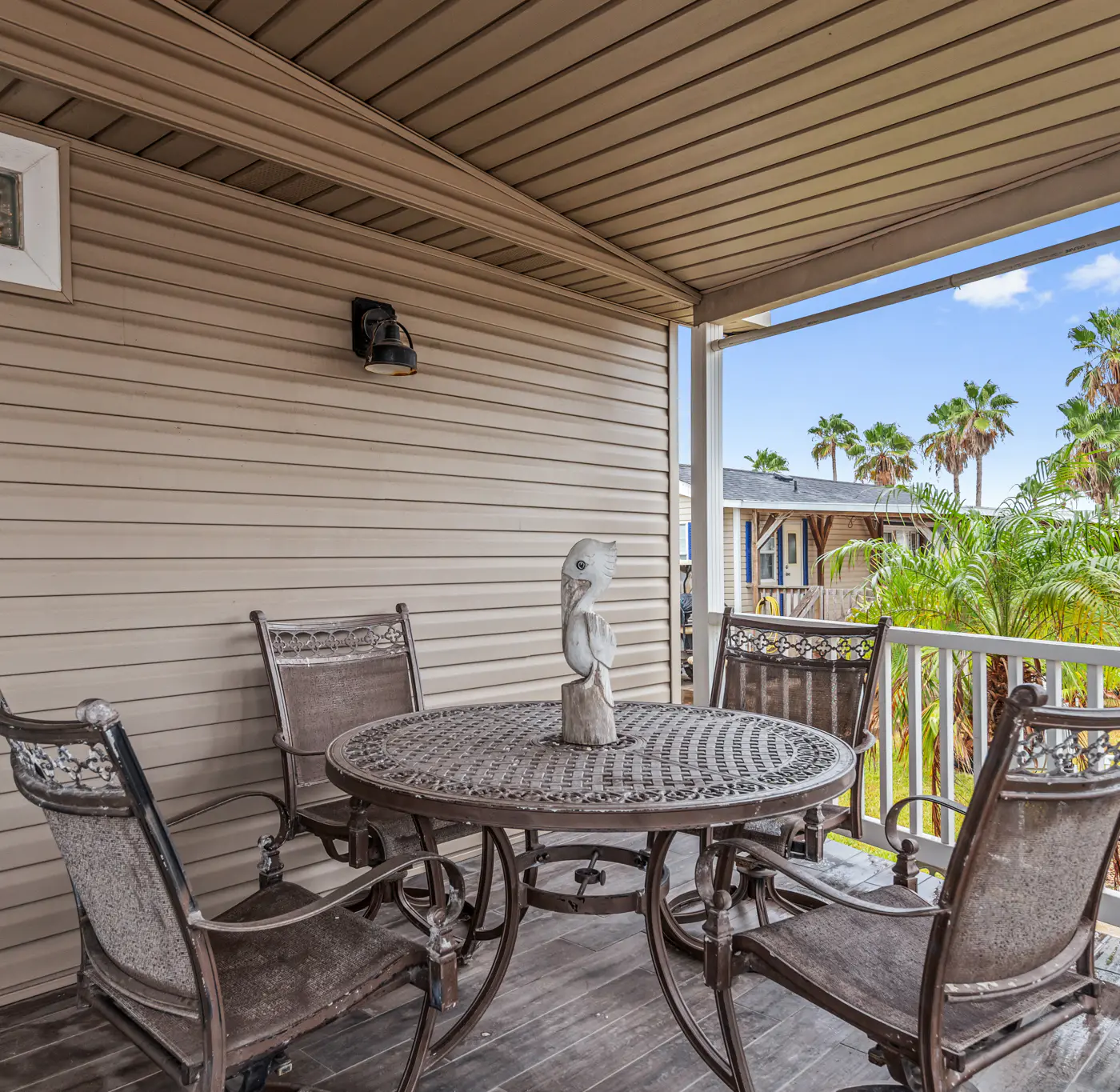 Driftwood Den on Conch #1