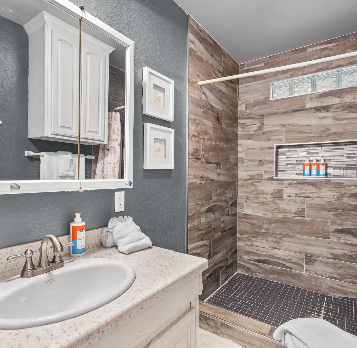 Driftwood Den on Conch #1