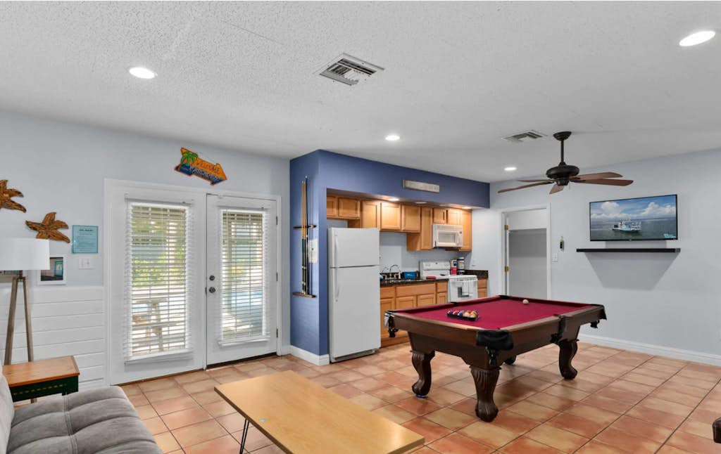 Spacious 4BR Ocean View home on South Padre Island, ideal for large groups.