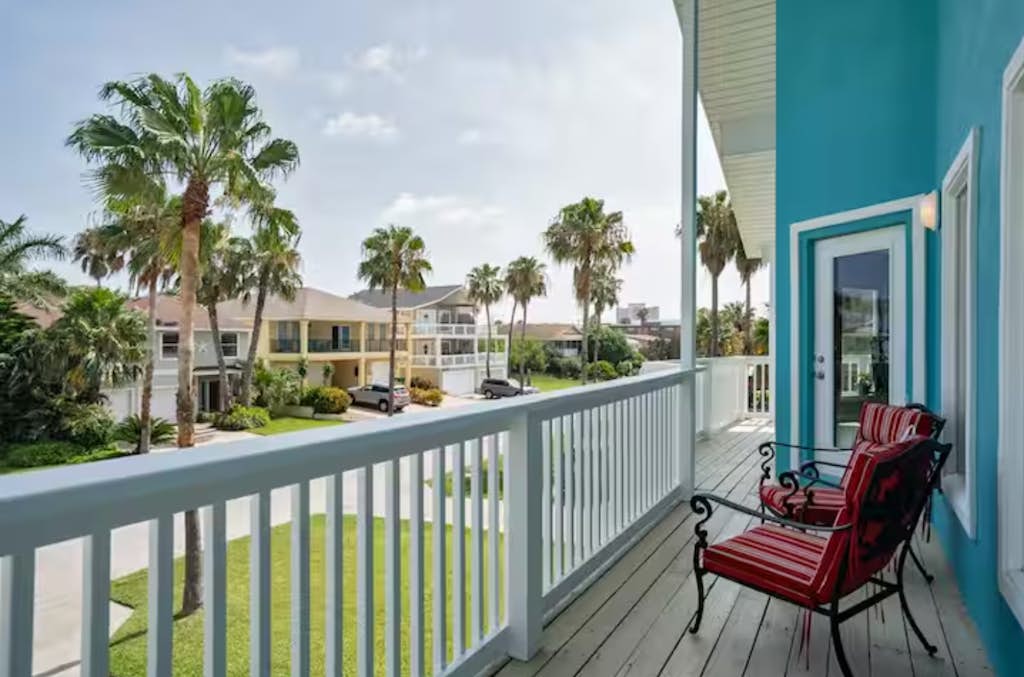 Spacious 4BR, 3BA home on South Padre Island, perfect for family getaways!