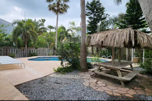217 Spacious 4BR, 3BA home on South Padre Island, perfect for family getaways!