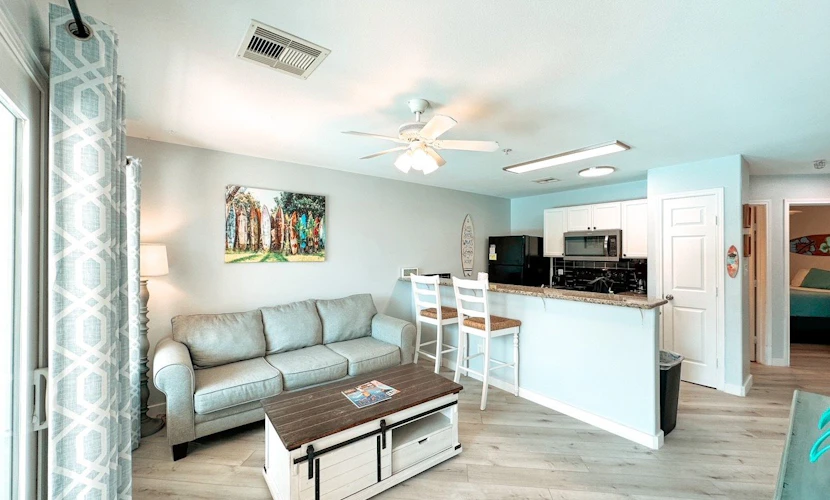 Don't Worry. Beach Happy- Quick Walk to the Beach, Sleeps 6!