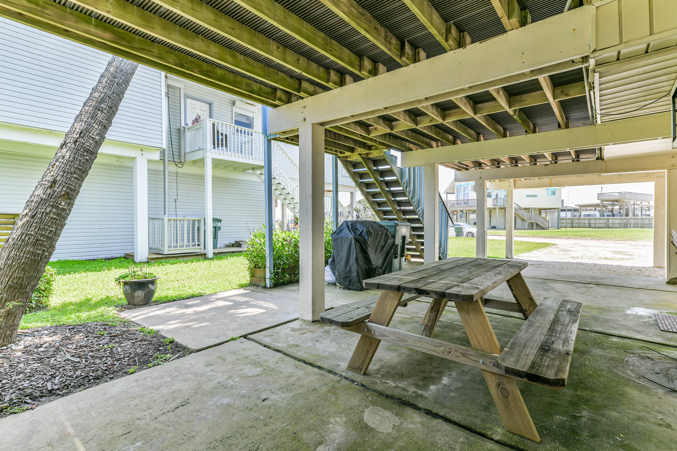 Beach Waves B - Come Stay with us for Iron Man!