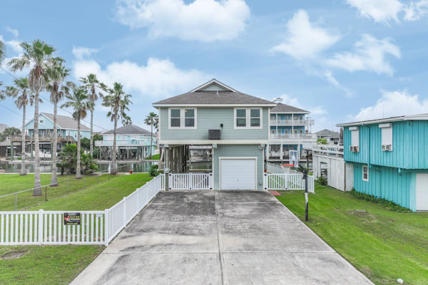 Beautiful Sea Isle Canal Home, Bay Access- Casa Frio!