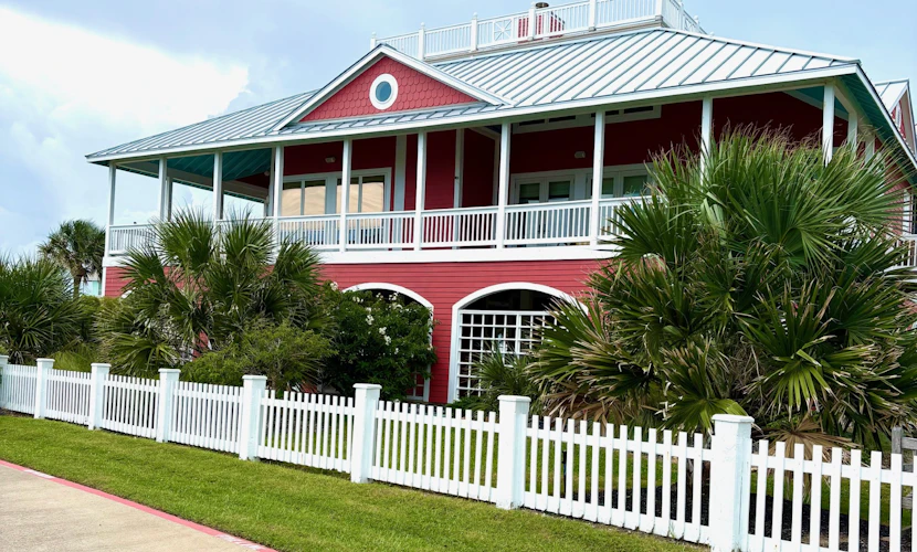 The Beachside Villa - Ocean Views, Sleeps 8