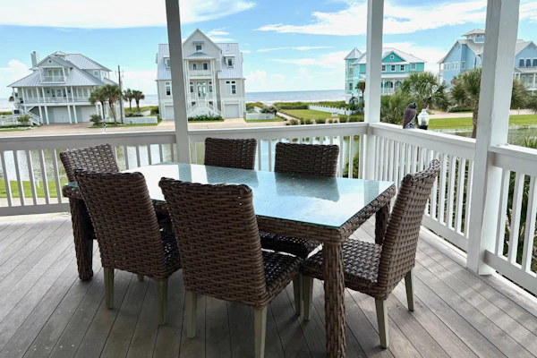 The Beachside Villa - Ocean Views, Sleeps 8