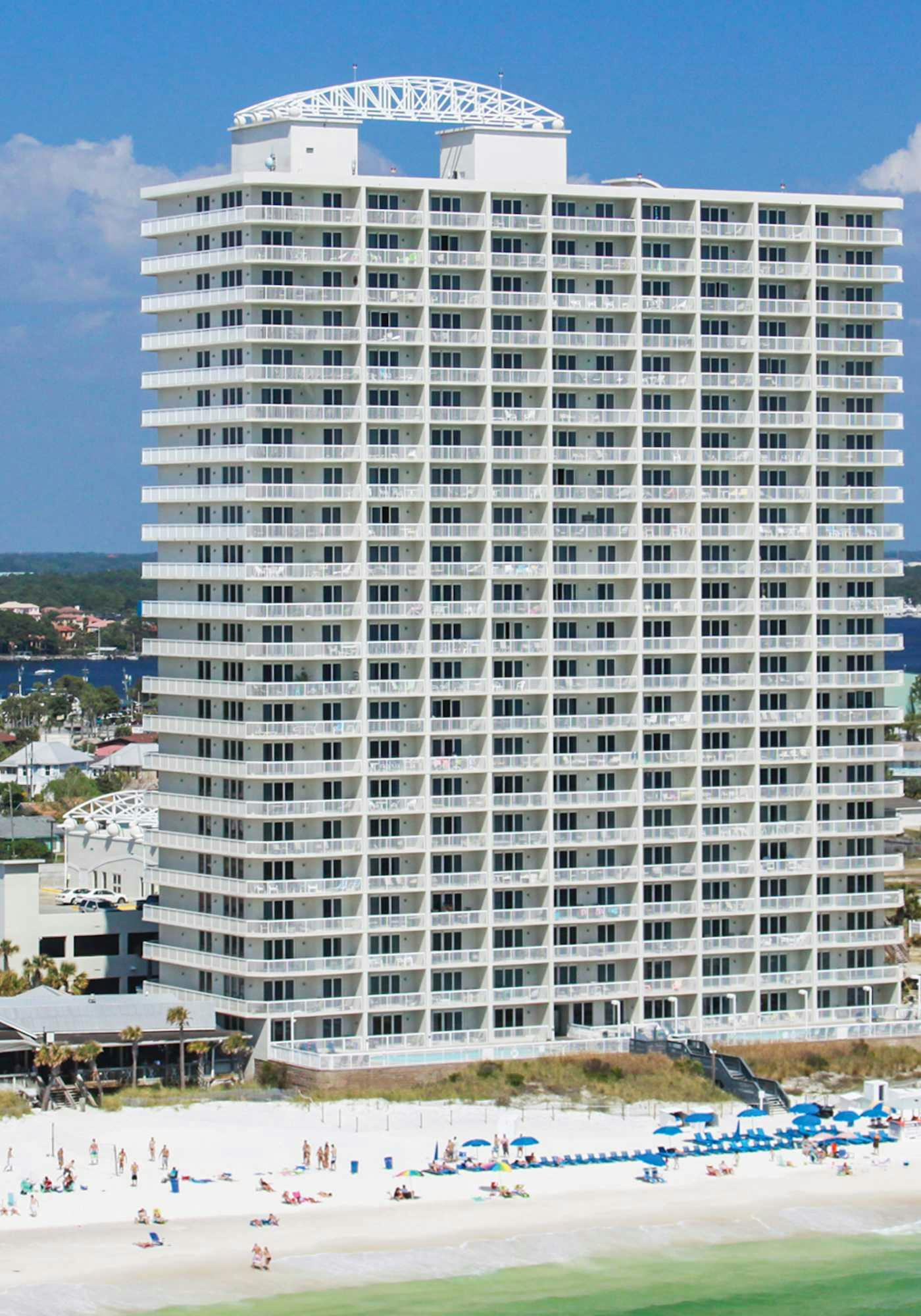 Gulf Front condo with Pools, Beach access and Gym