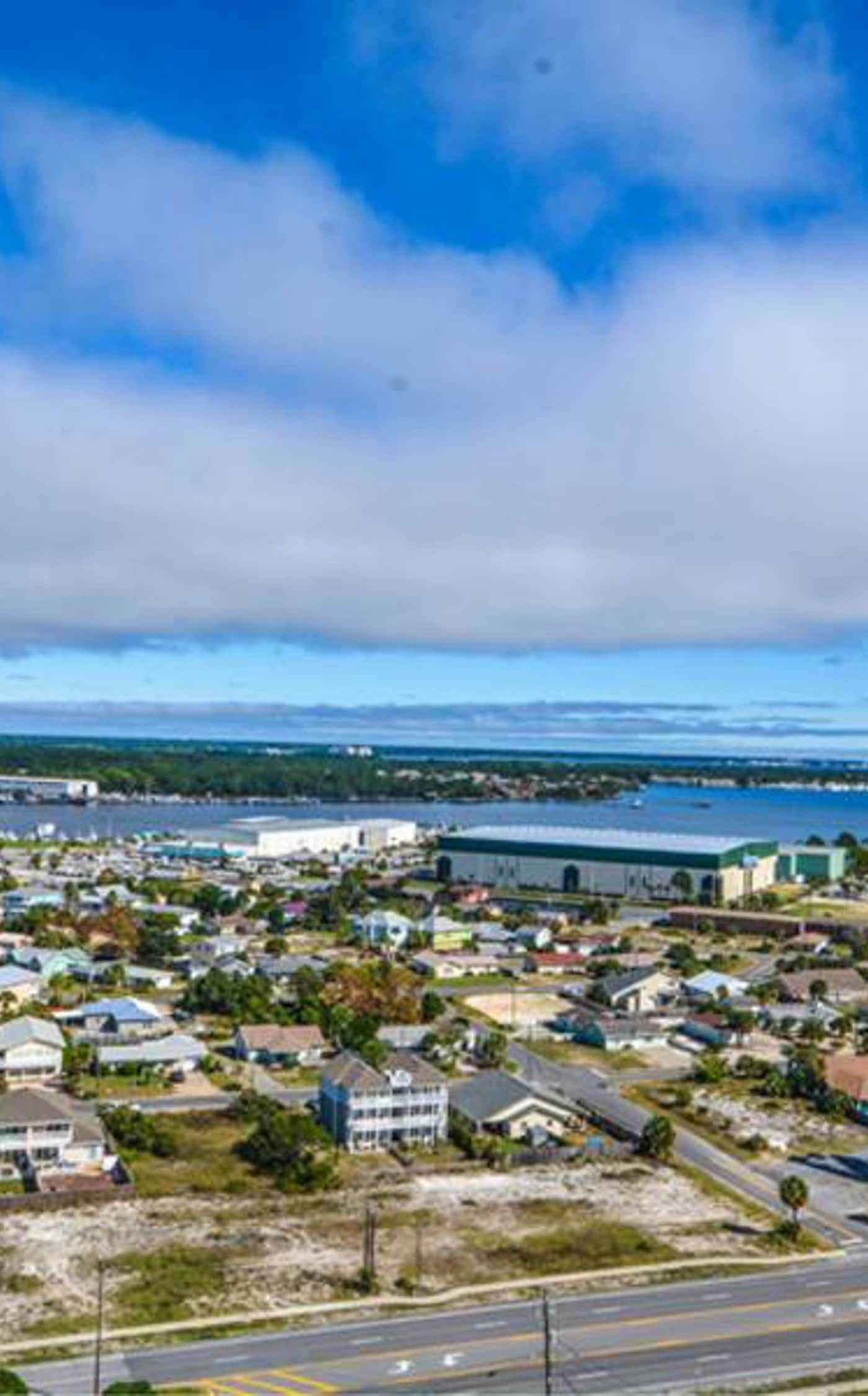 Gulf Front condo with Pools, Beach access and Gym